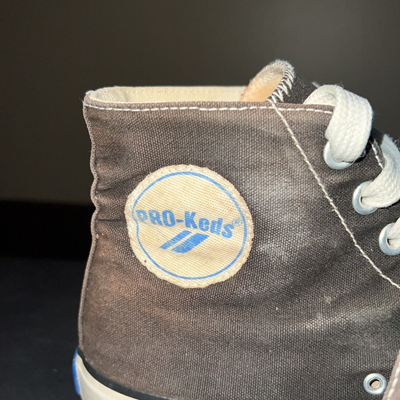 PRO Keds Canvas High Tops Bugs Bunny Blue Heel Tag Mens 9 1/2 Looney Tunes 1993 - Picture 2 of 14